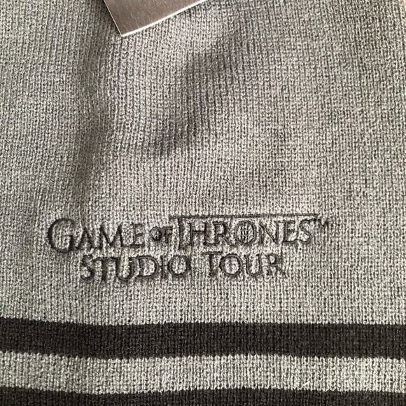 Game of Thrones Studio Tour Authentic Charcoal Gray Black Beanie Hat SZ O/S NWT - Picture 2 of 5